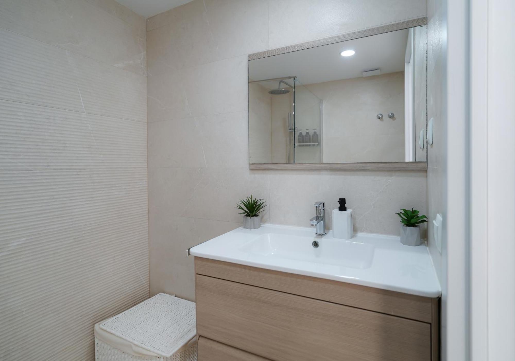 Nomad Malaga - Chic Apartament Center Torremolinos Exteriör bild
